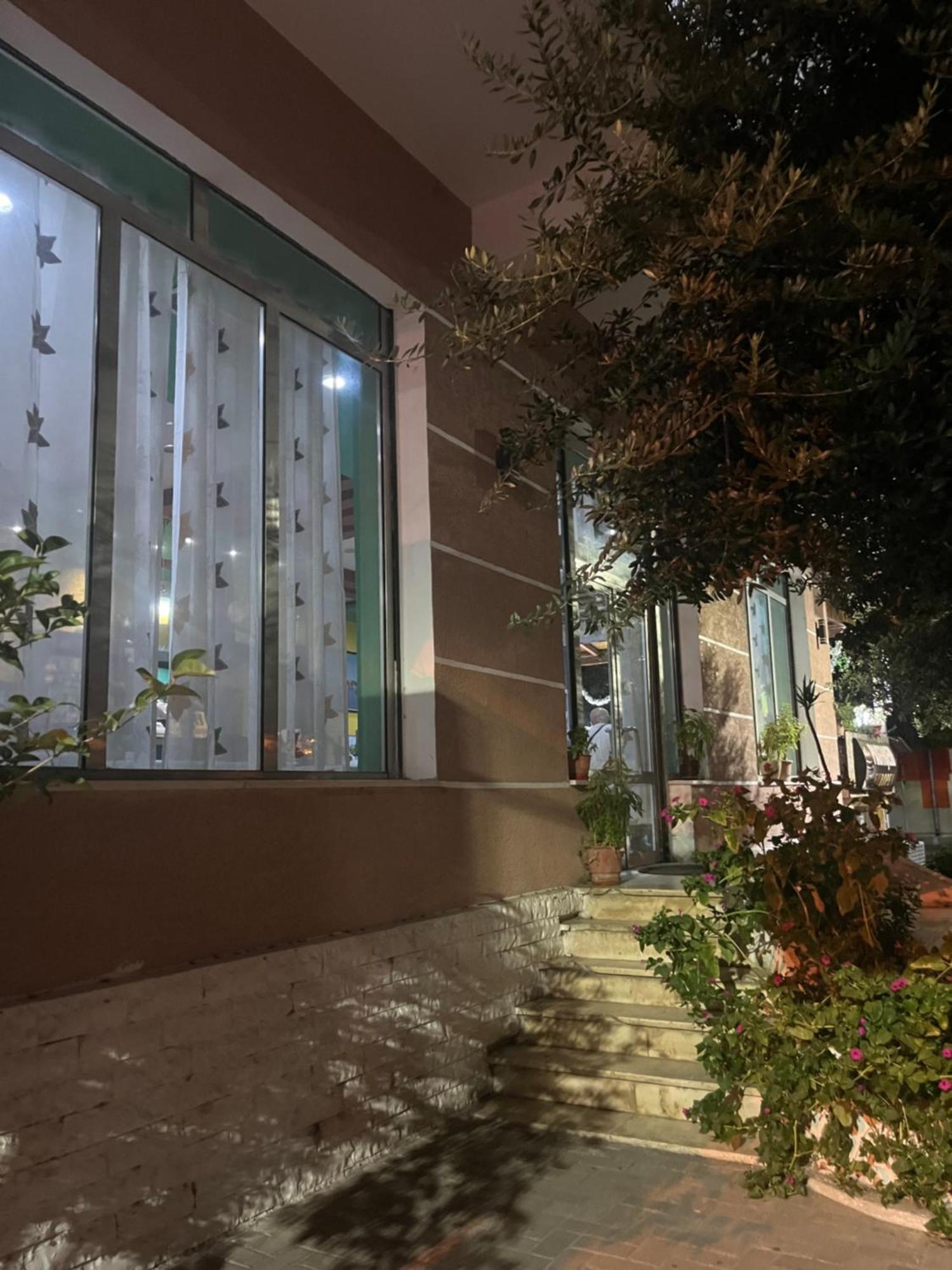 Hotel Luli City Center ดูร์เรส ภายนอก รูปภาพ