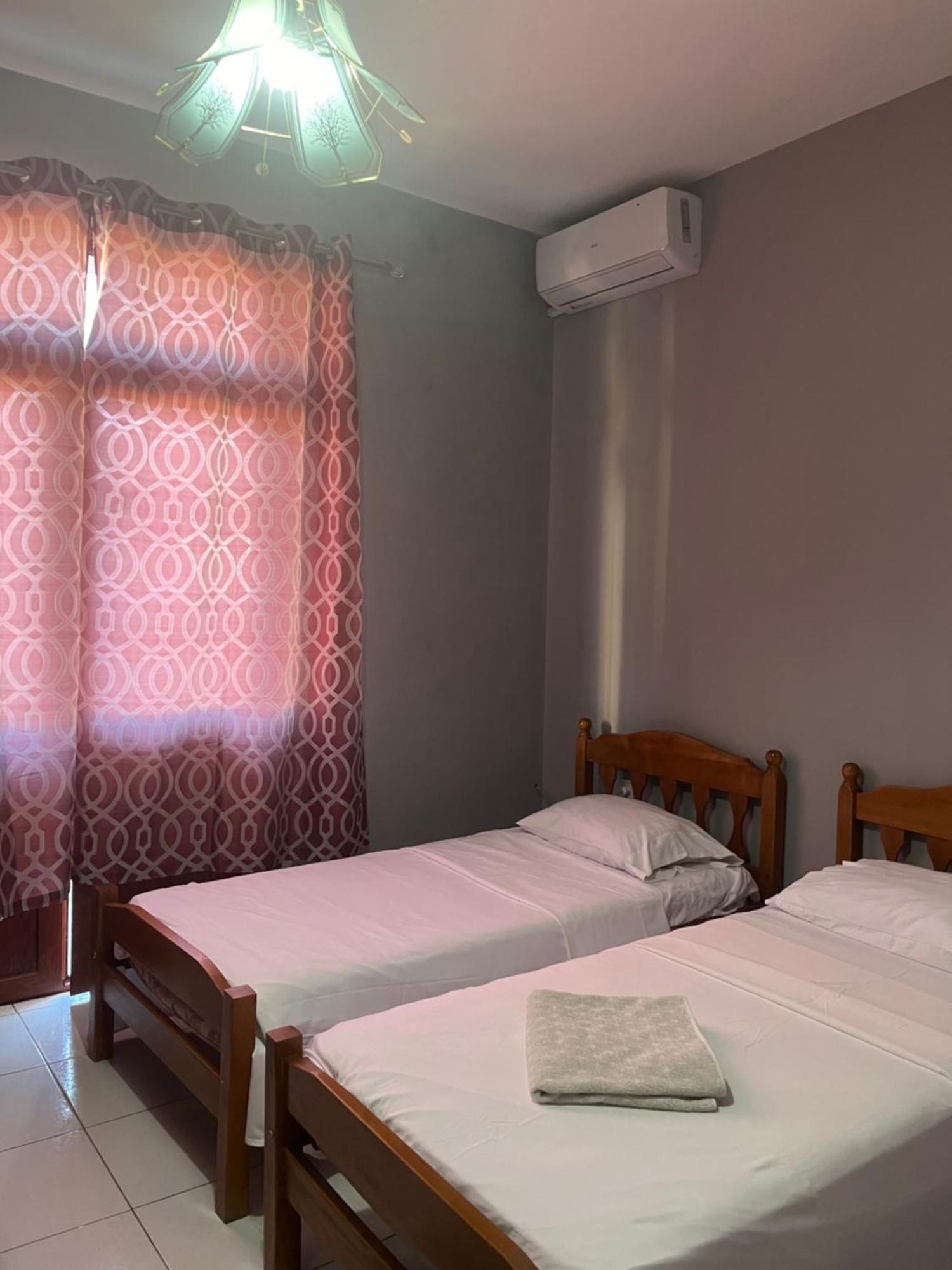 Hotel Luli City Center ดูร์เรส ภายนอก รูปภาพ